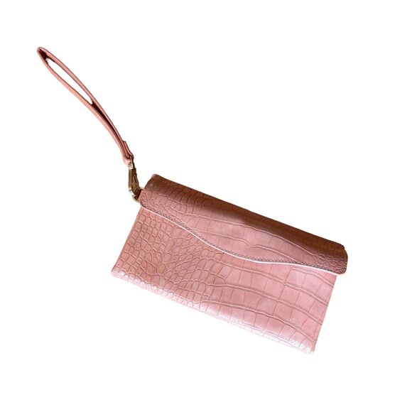A New Day NWOT Pink Faux Crocodile Wristlet - Picture 1 of 7